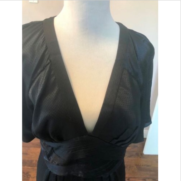 Signature for SaksFifthAvenue Umpire Silk Top SZ L - Picture 2 of 6